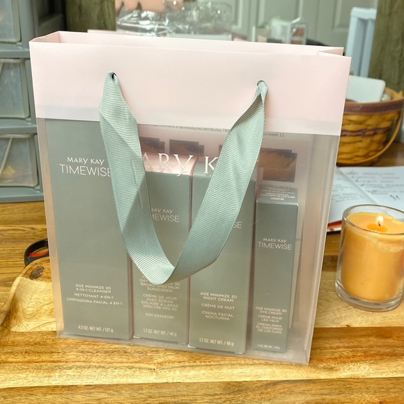 May Kay TimeWise Miracle Set 3D (Normal to Dry)! 😍💓 - Picture 1 of 4